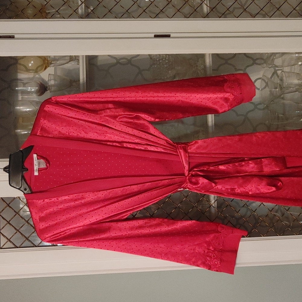 Linea Donatella long silky red robe